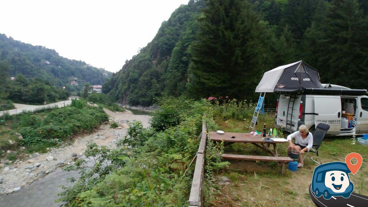 Saklıkent Alabalık Tesisleri Yanında Kamp Alanı - Hemşin, Rize