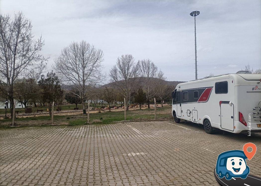 Gölbaşı Gölü Kamp ve Piknik Alanı - Adıyaman