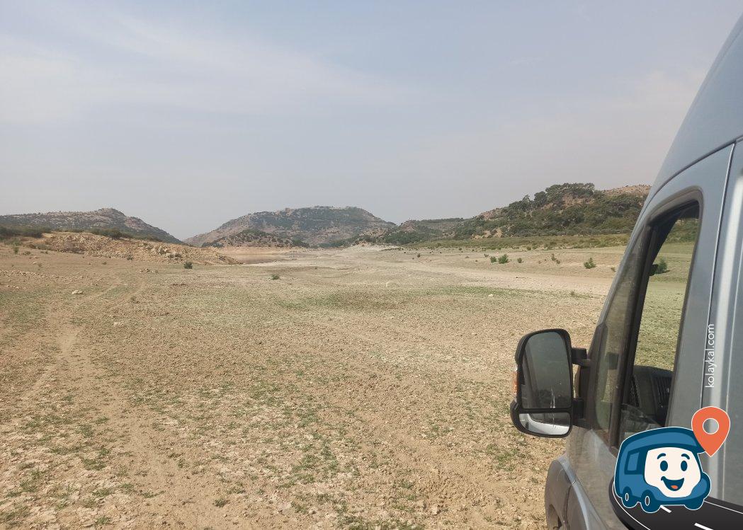 Bergama Akropolisi Manzaralı Göl Kenarı Kamp Alanı - İzmir