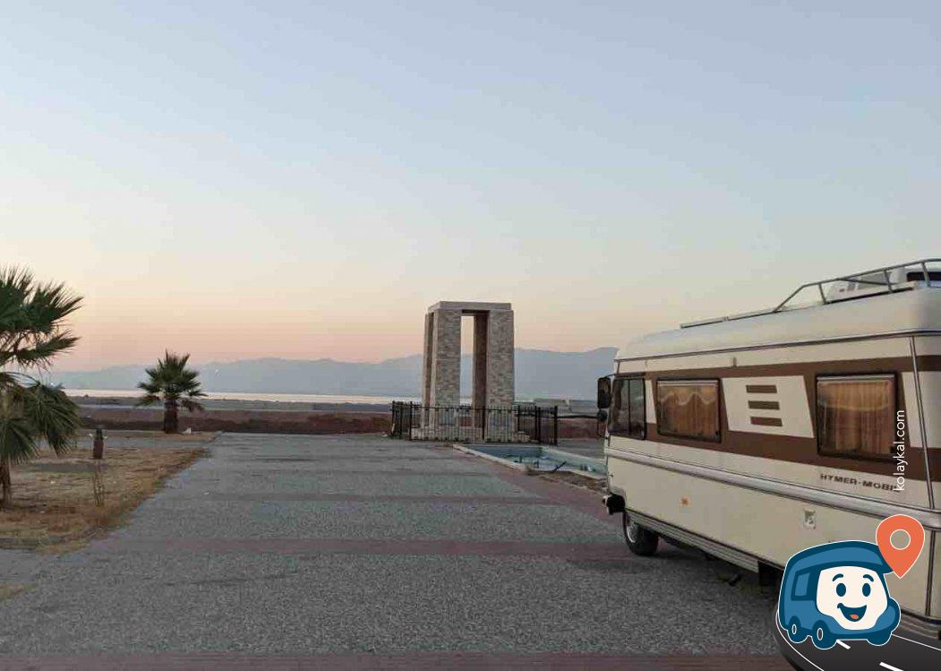 Ücretsiz Günlük Otopark - Karşıyaka, İzmir