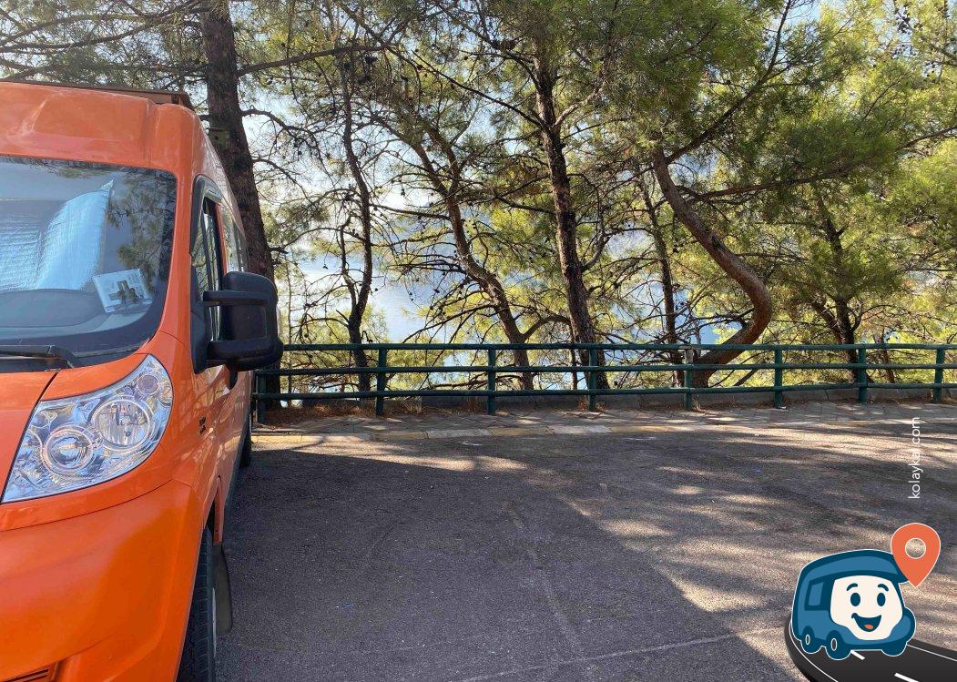 Marmaris İçmeler Yolu Otobüs Durağı Yanı Park Yeri - Muğla