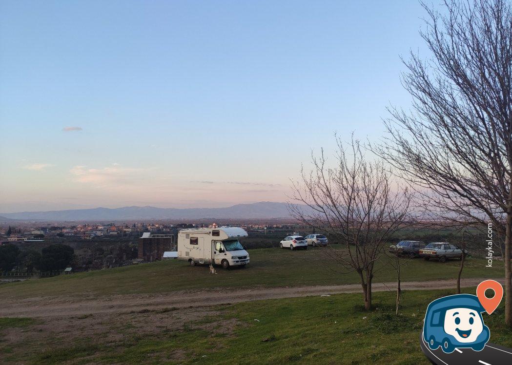 Sardes Manzaralı Vahşi Kamp Alanı - Salihli, Manisa