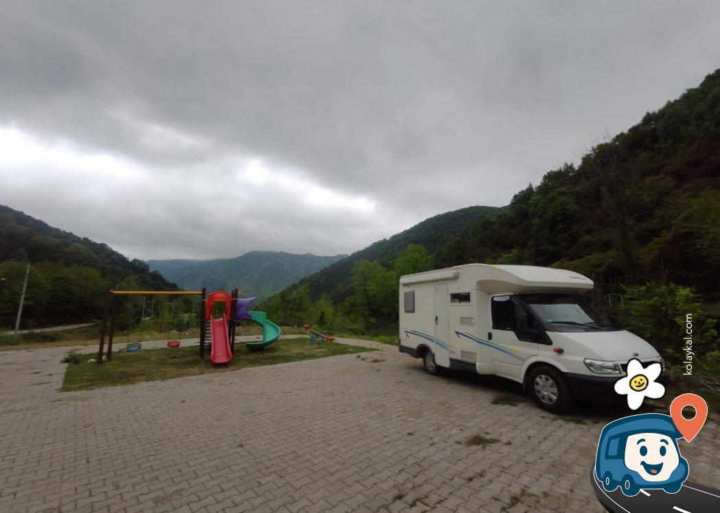 Sakarya Nehri Kenarı Çocuk Parkı Yanı Kamp Alanı - Geyve