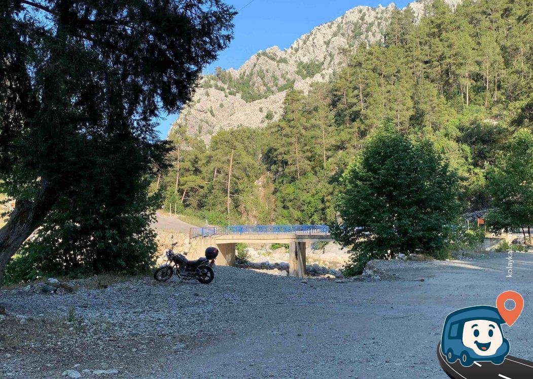 Dağ Nehri Kenarı Ücretsiz Kamp Alanı - Kemer, Antalya