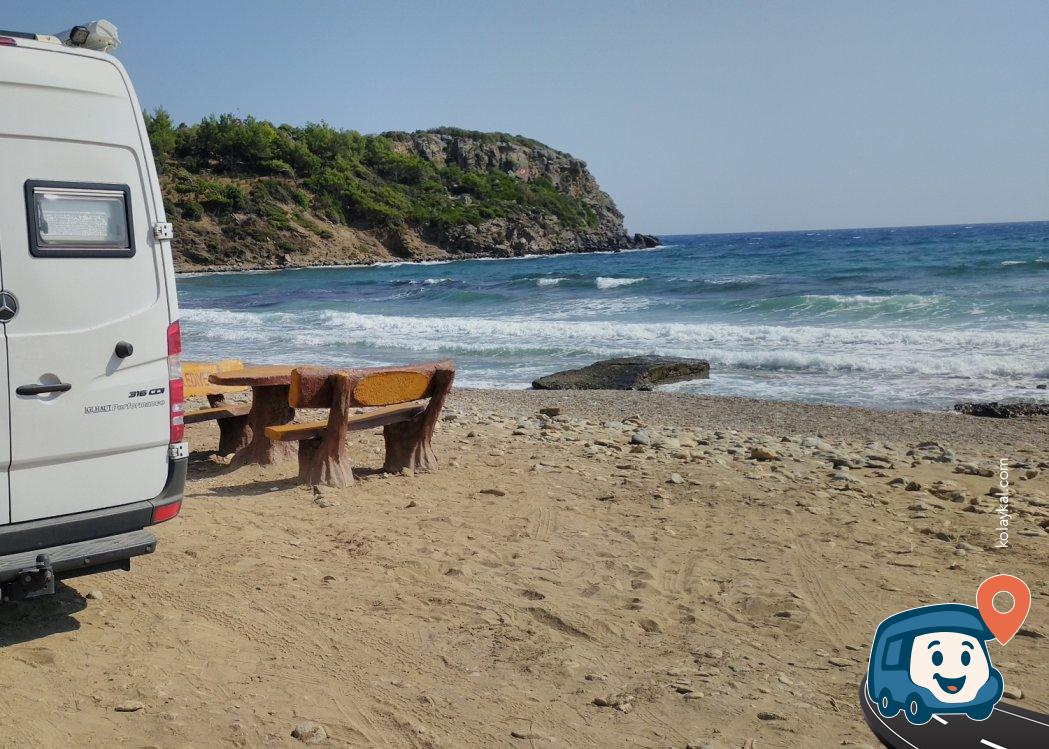 Kayalık Sahilde Deniz Kenarı Otopark ve Kamp Alanı - Bozyazı, Mersin