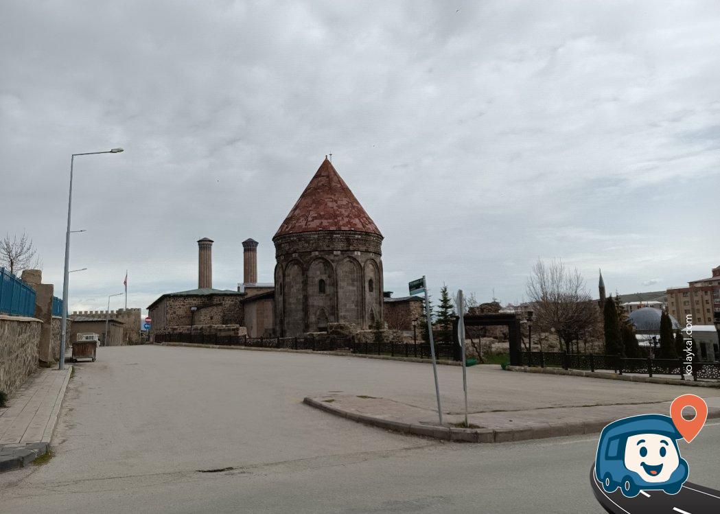 Çifte Minareli Medrese Otoparkı - Yakutiye, Erzurum