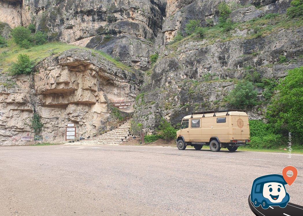 Cehennem Deresi Kanyonu Girişi Kamp Alanı - Ardanuç, Artvin