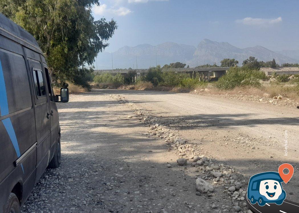 Antalya Yakınlarında Gölgelikli Kamp Alanı - Konyaaltı