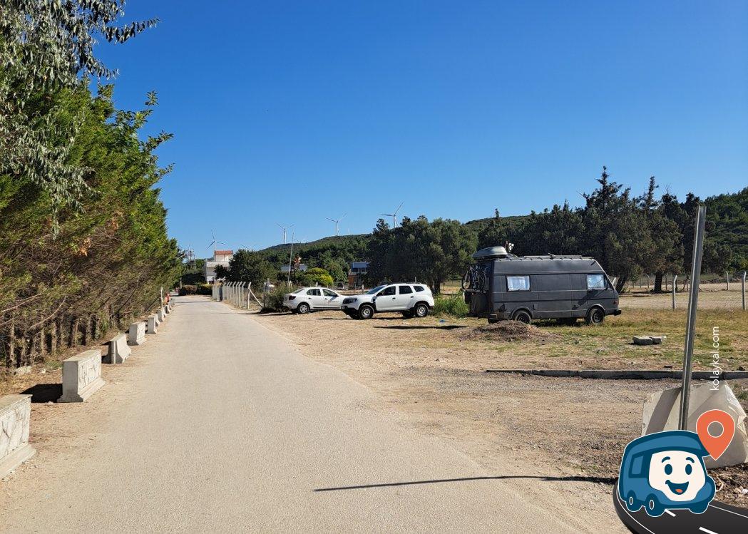 Urla Yağcılar Ücretsiz Otopark ve Kumsal Alanı - İzmir