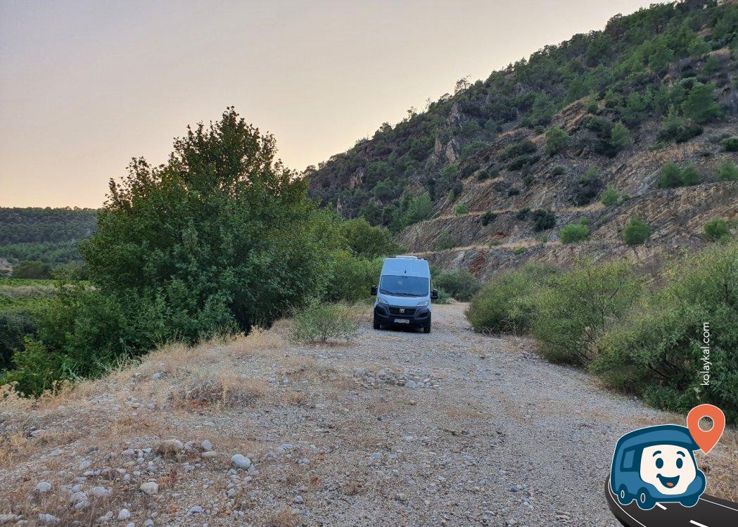 Denizli Vadisi Nehir Kenarı Kamp Alanı - Güney