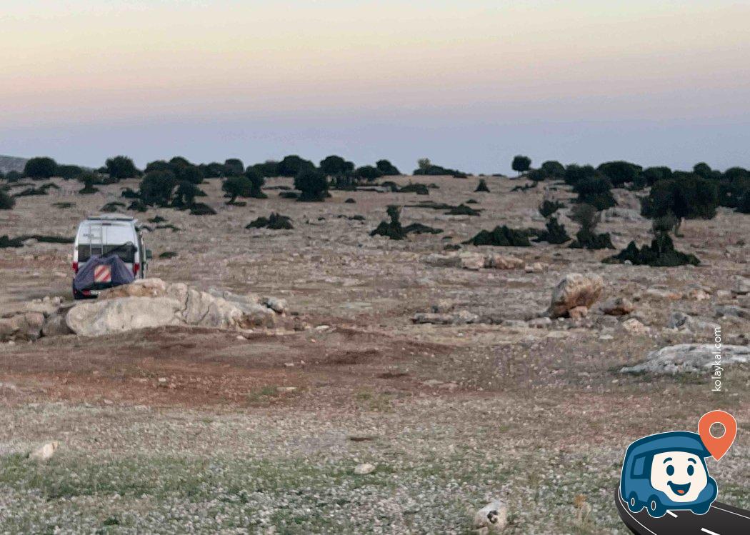 Yavuzeli Dolmen Mezarları Yanı Doğal Kamp Alanı - Gaziantep