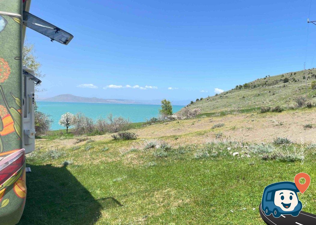 Van Gölü Sahili Kamp Alanı Erçek Gölü Manzaralı - Tatvan, Bitlis