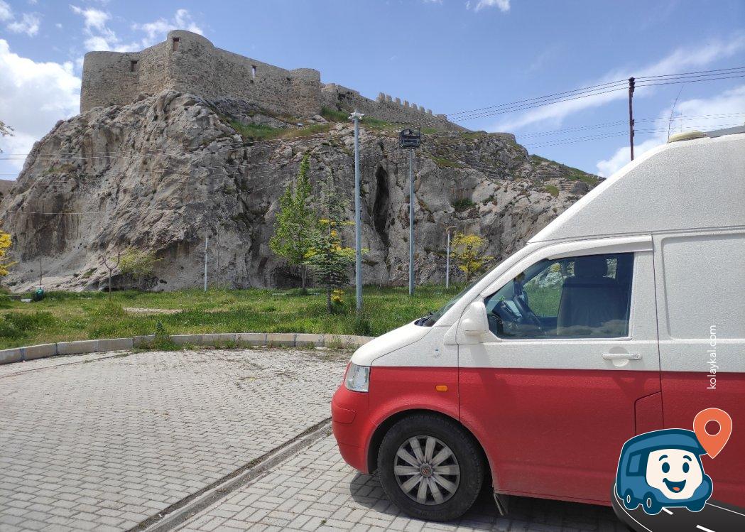 Van Kalesi Yanında Ücretsiz Geceleme Otoparkı - İpekyolu
