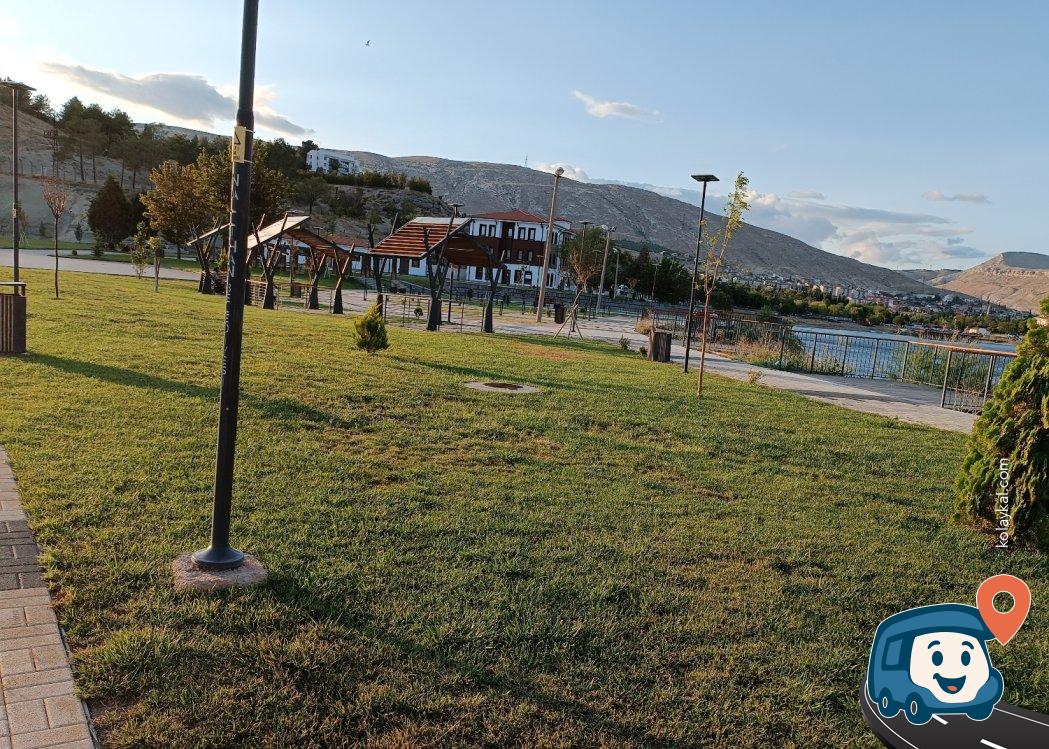 Sakarya Gölü Kenarı Ücretsiz Kamp ve Piknik Alanı - Nallıhan, Ankara