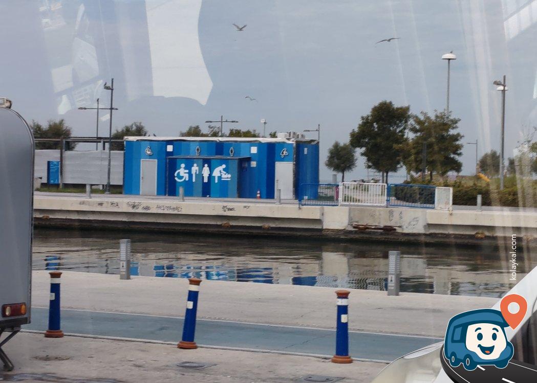 İzmir Halk Plajı Ücretsiz Otoparkı - Karşıyaka