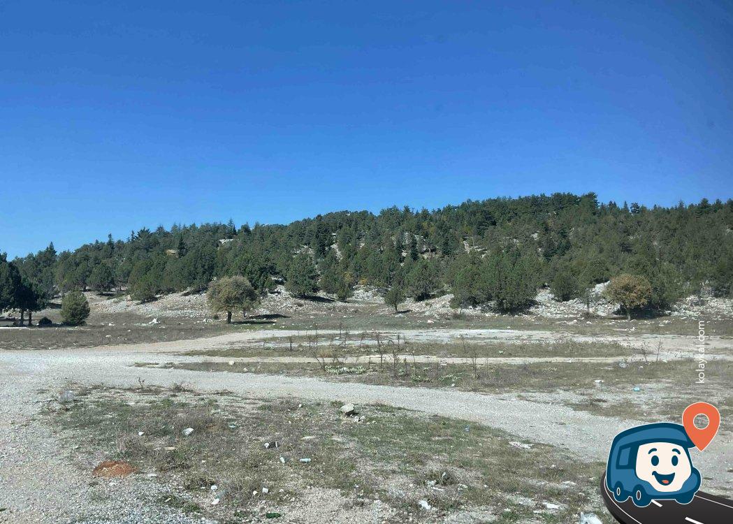 Yol Kenarı Düzlük Kamp Alanı Manzaralı ve Sakin - Akseki, Antalya
