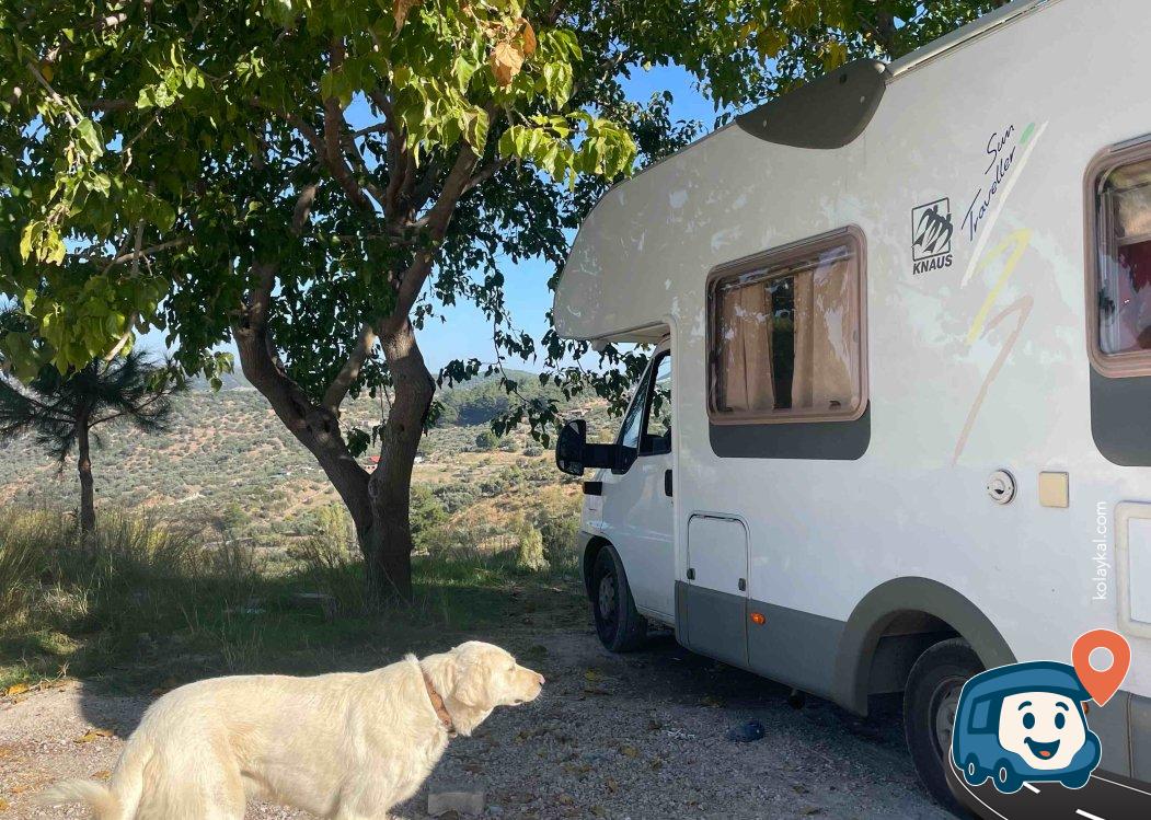 Şirince Köyü Yakınında Gölge ve Sakin Otopark - Selçuk, İzmir