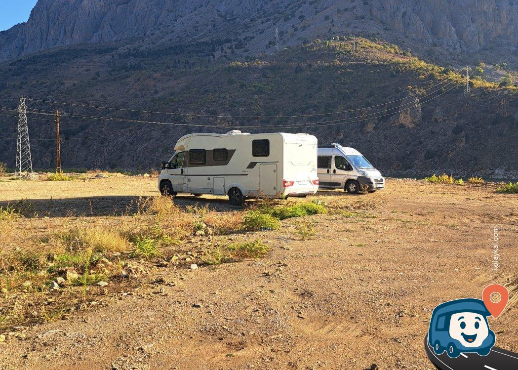 Fırat Nehri Manzaralı Kamp Alanı - Kemaliye, Erzincan