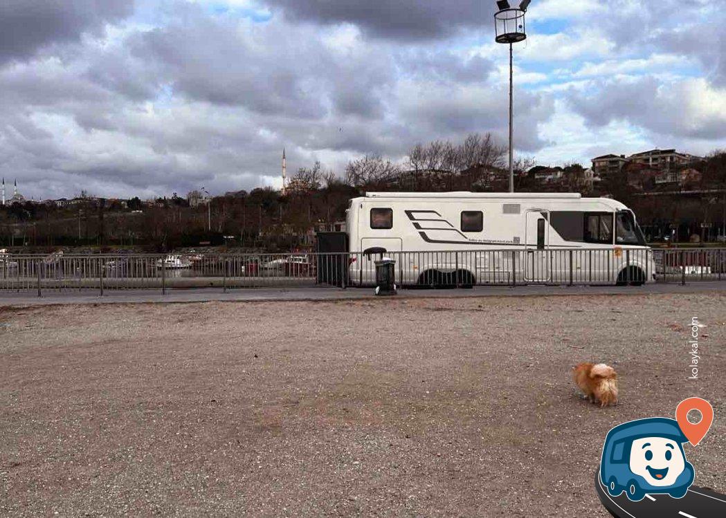 İstanbul Sahil Kenarı Ücretsiz Otopark ve Kamp Alanı - Küçükçekmece