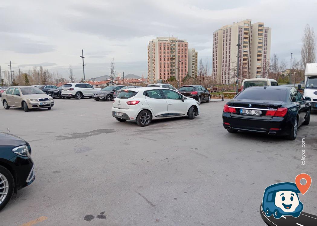 Avm Yanı Ücretsiz Otopark ve Kamp Alanı - Çankaya, Ankara