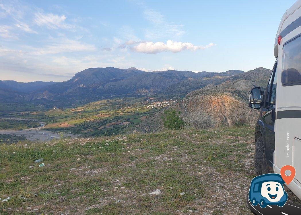Fırat Nehri ve Nemrut Dağı Seyir Terası Kamp Alanı - Kâhta, Adıyaman