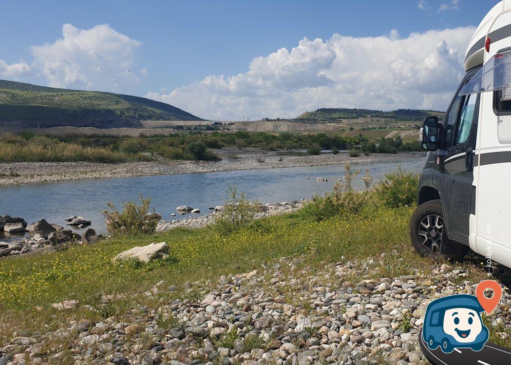 Nehir Kenarında Kamp ve Piknik Alanı - Kozluk, Batman