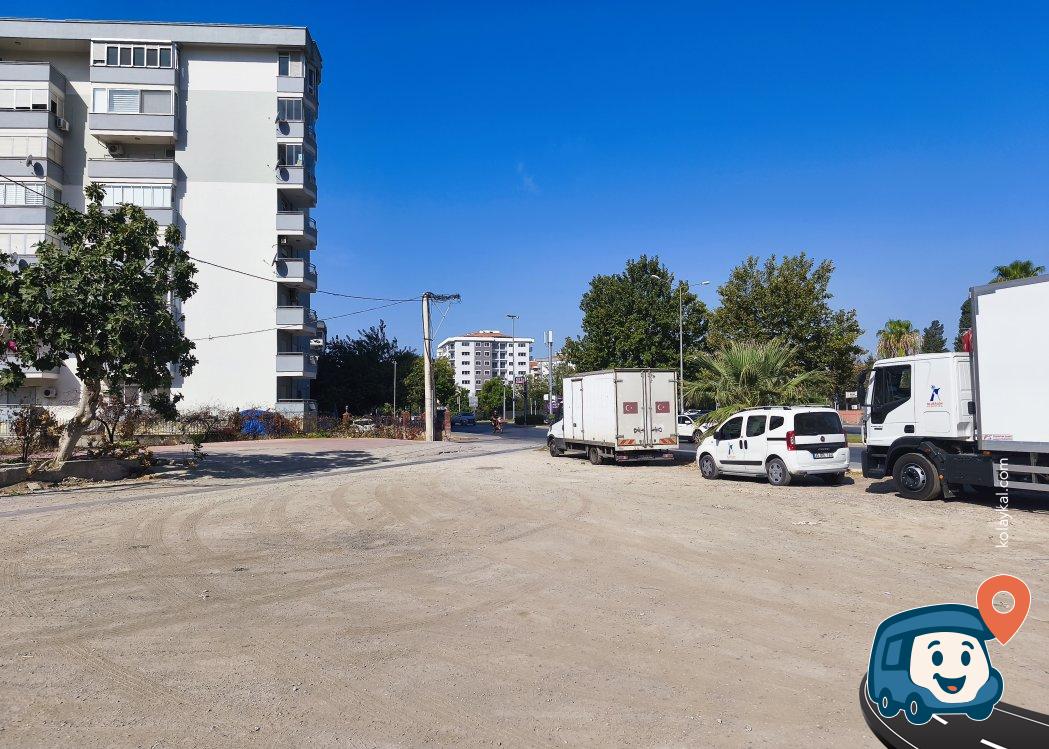Ücretsiz Otopark (bestekar Yusuf Nalkesen Sokağı) - Karşıyaka, İzmir