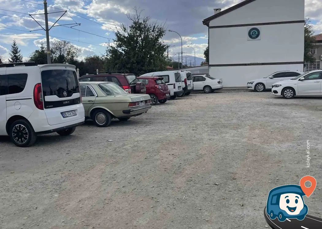 Mevlana Müzesi Yakını Ücretsiz Otopark - Karatay, Konya