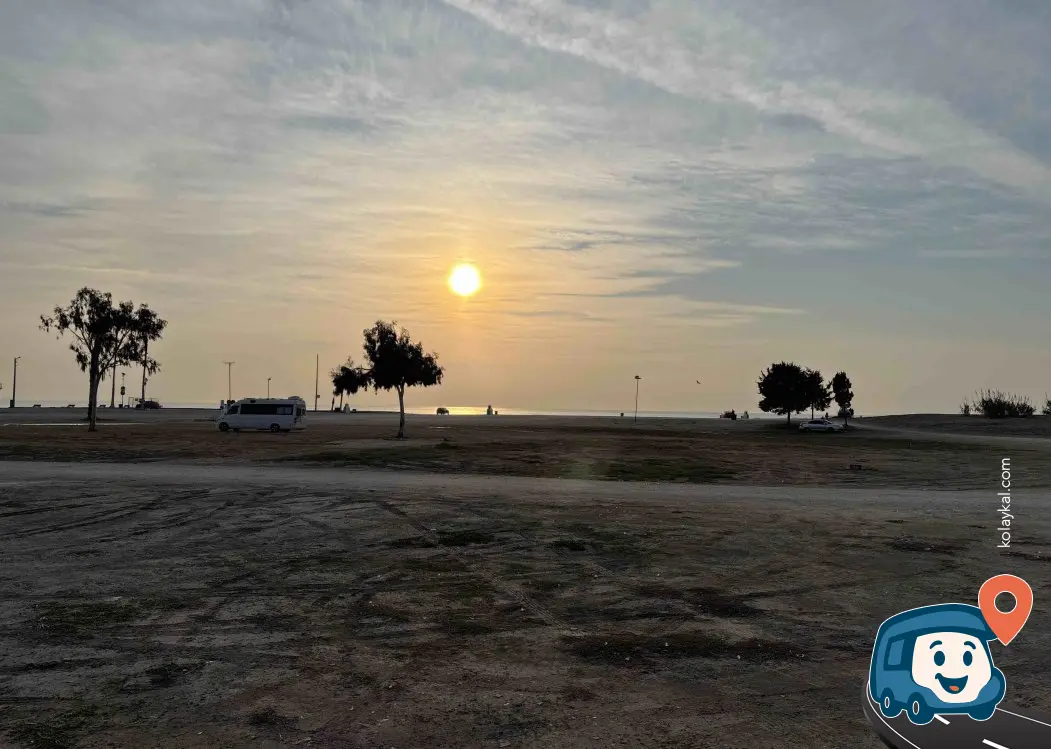 Mersin Sahili Geniş Otopark ve Kamp Alanı - Mezitli