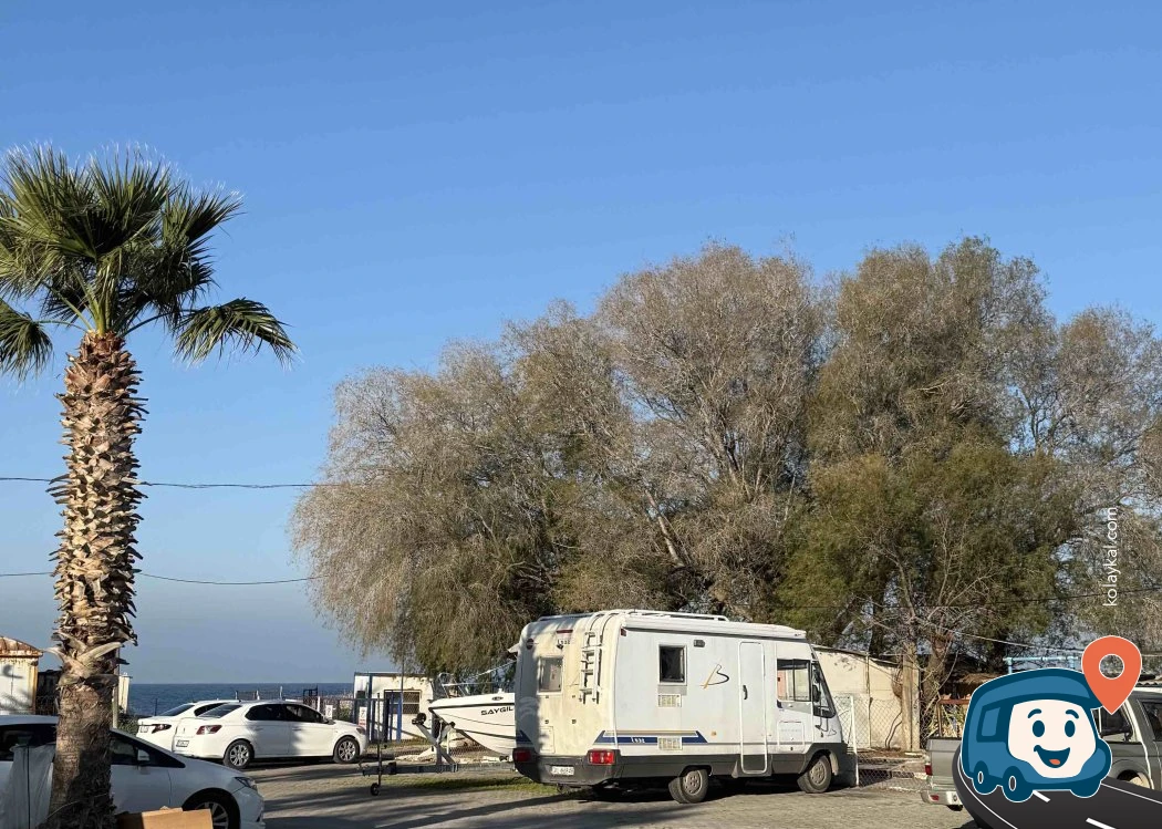 Güzelbahçe Sahili Otopark ve Kamp Alanı - İzmir
