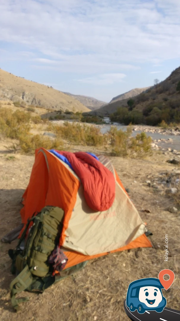 Nehir Geçidi Yanı Vahşi Kamp Alanı - Refahiye, Erzincan