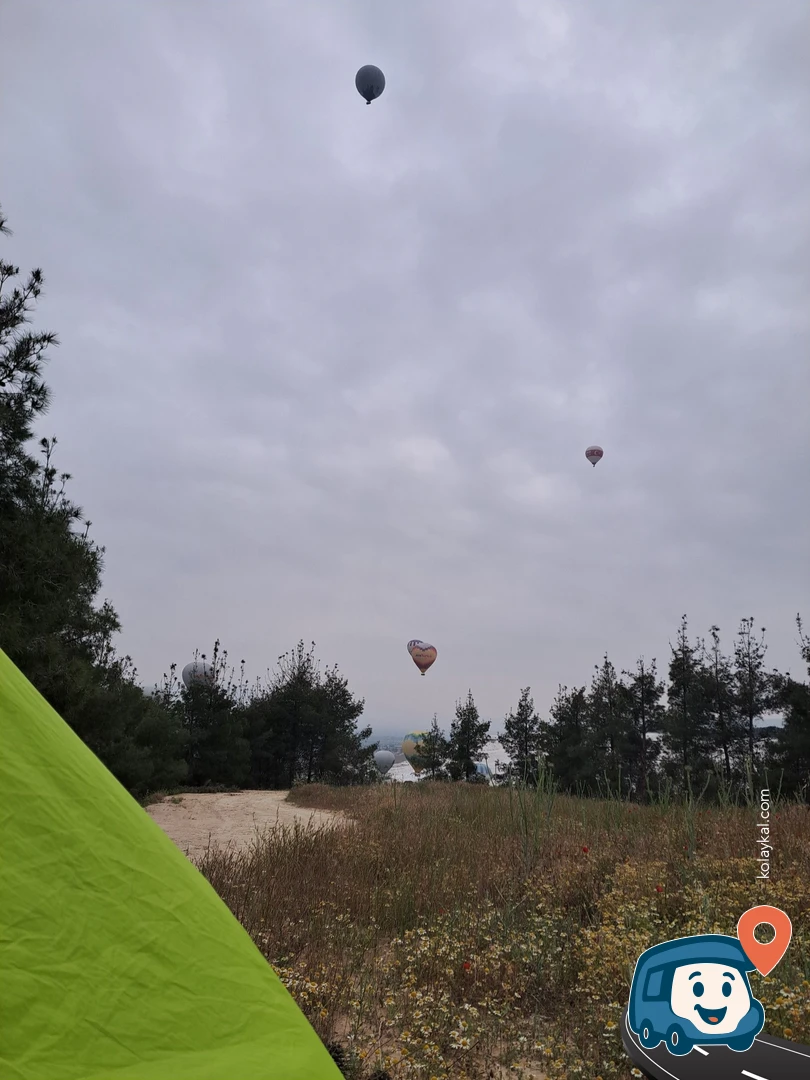 Pamukkale Terasları Karşısında Vahşi Kamp Alanı - Denizli