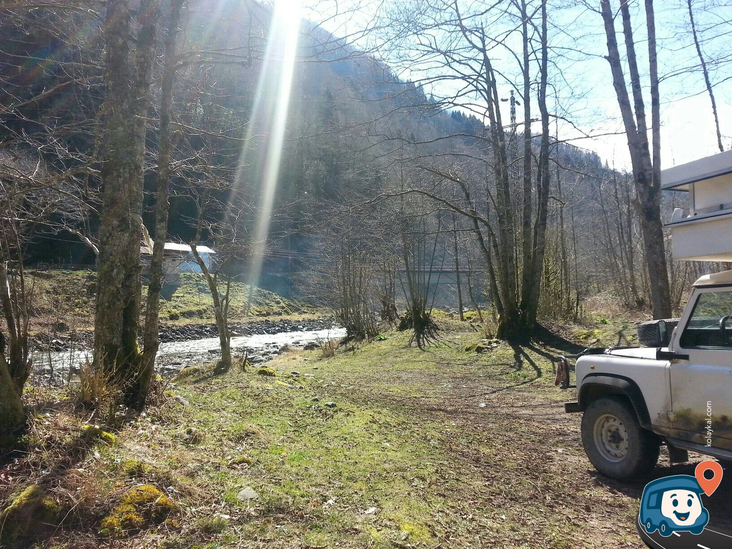 Nehir Kenarı Vahşi Kamp Alanı - Çamlıhemşin, Rize