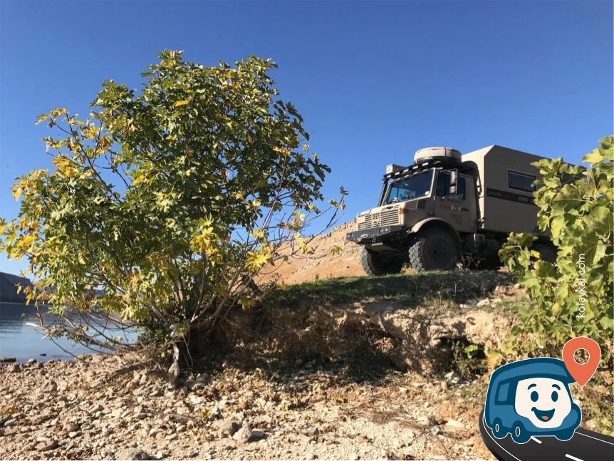 Halfeti Yakınında Göle Sıfır Vahşi Kamp Alanı - Şanlıurfa