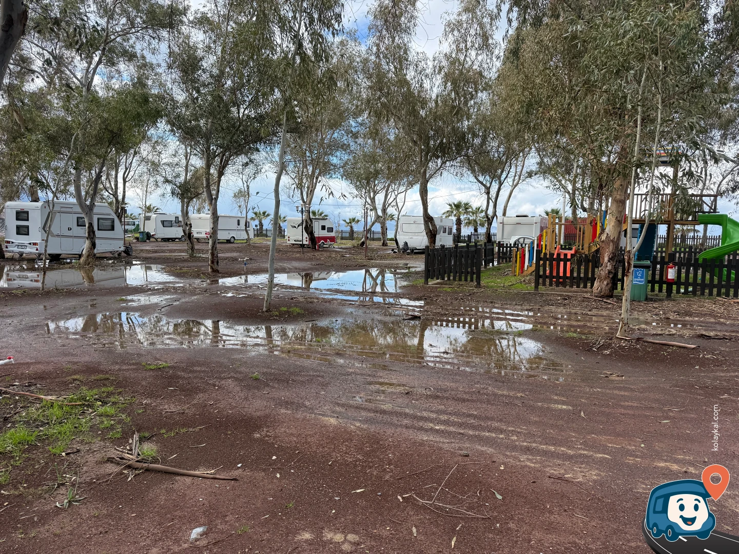 Plaj Kenarı Kamp Alanı - Kuşadası, Aydın
