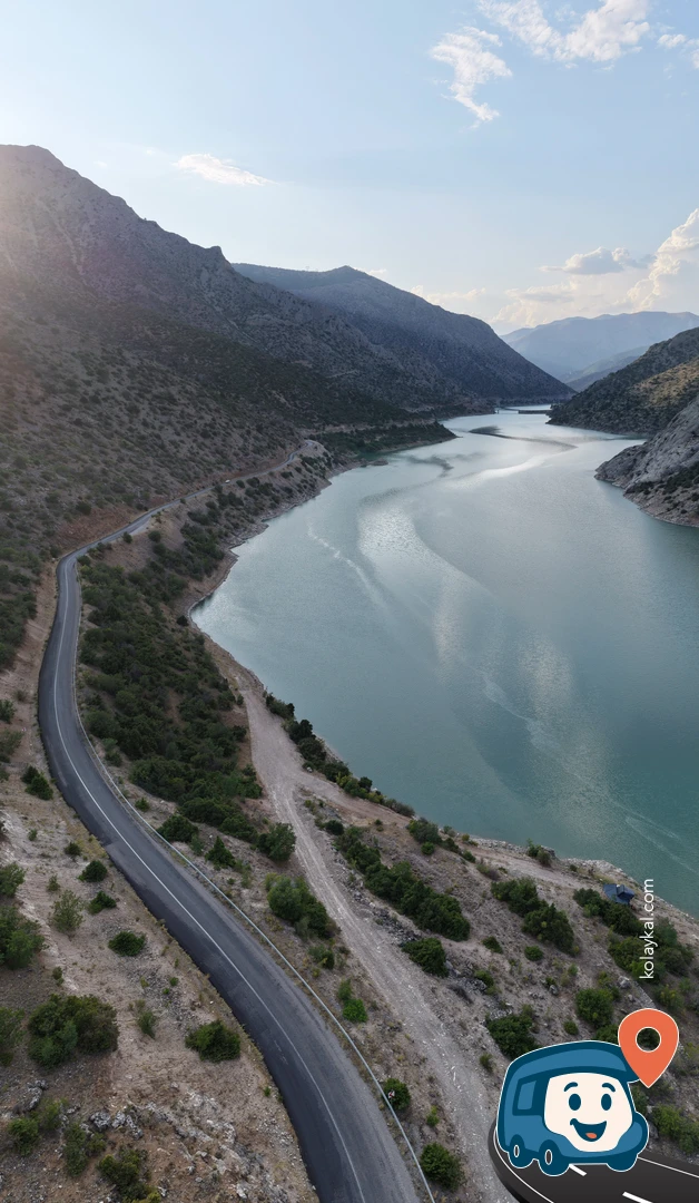 Nehir Kenarı Vahşi Kamp Alanı - Kemaliye, Erzincan