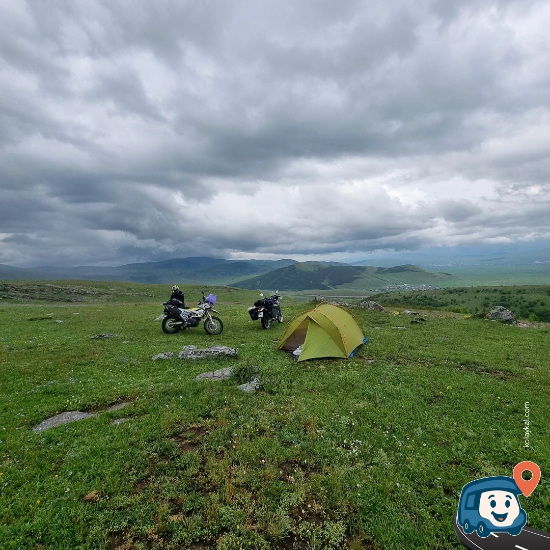 Tepenin Arkasındaki Vahşi Kamp Alanı - Ardahan Merkez, Ardahan